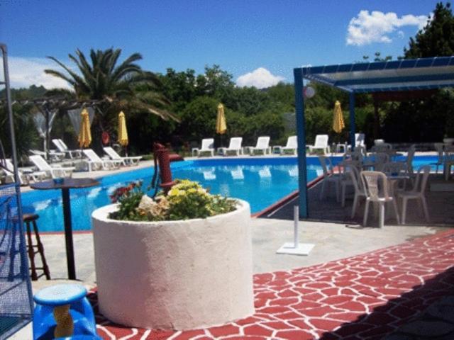 Aquarius Hotel Fourka Exterior photo