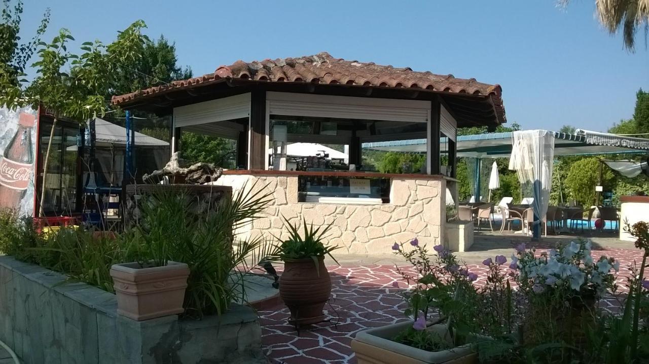 Aquarius Hotel Fourka Exterior photo