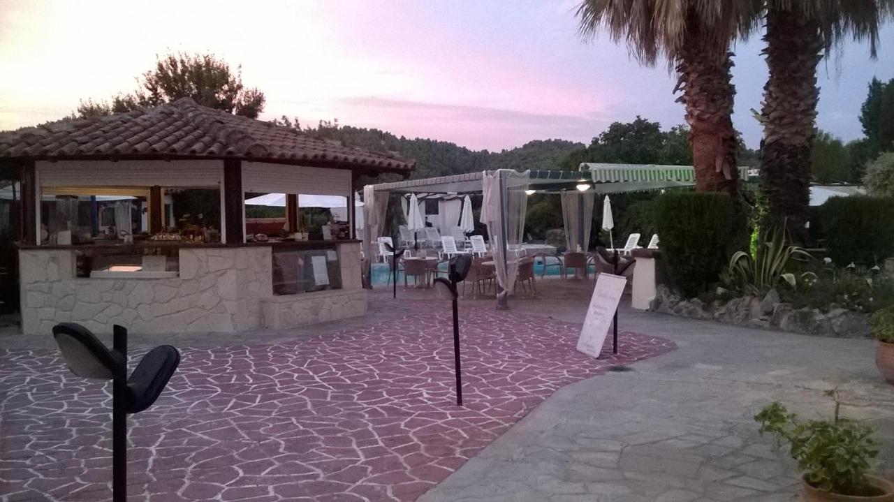 Aquarius Hotel Fourka Exterior photo