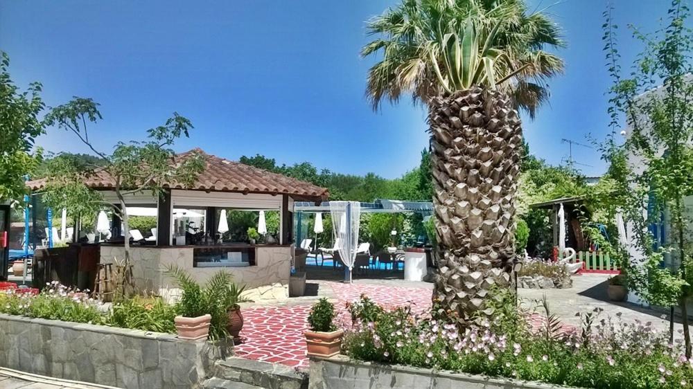 Aquarius Hotel Fourka Exterior photo